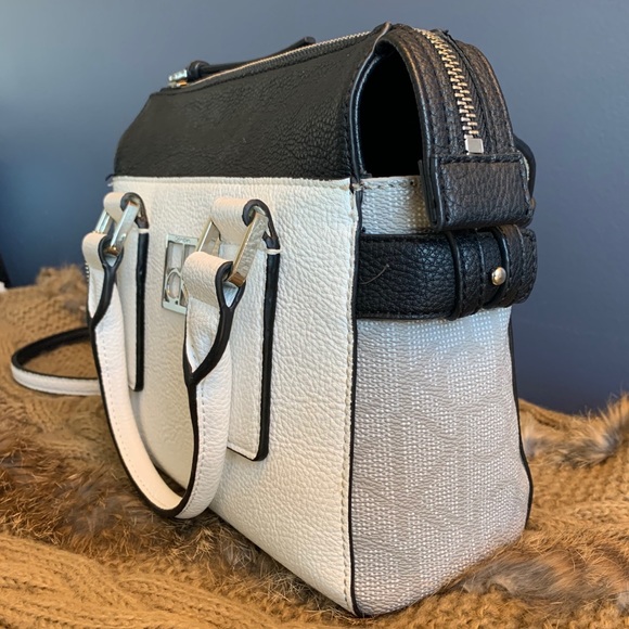 Crossbody Bag - Picture 5 of 10